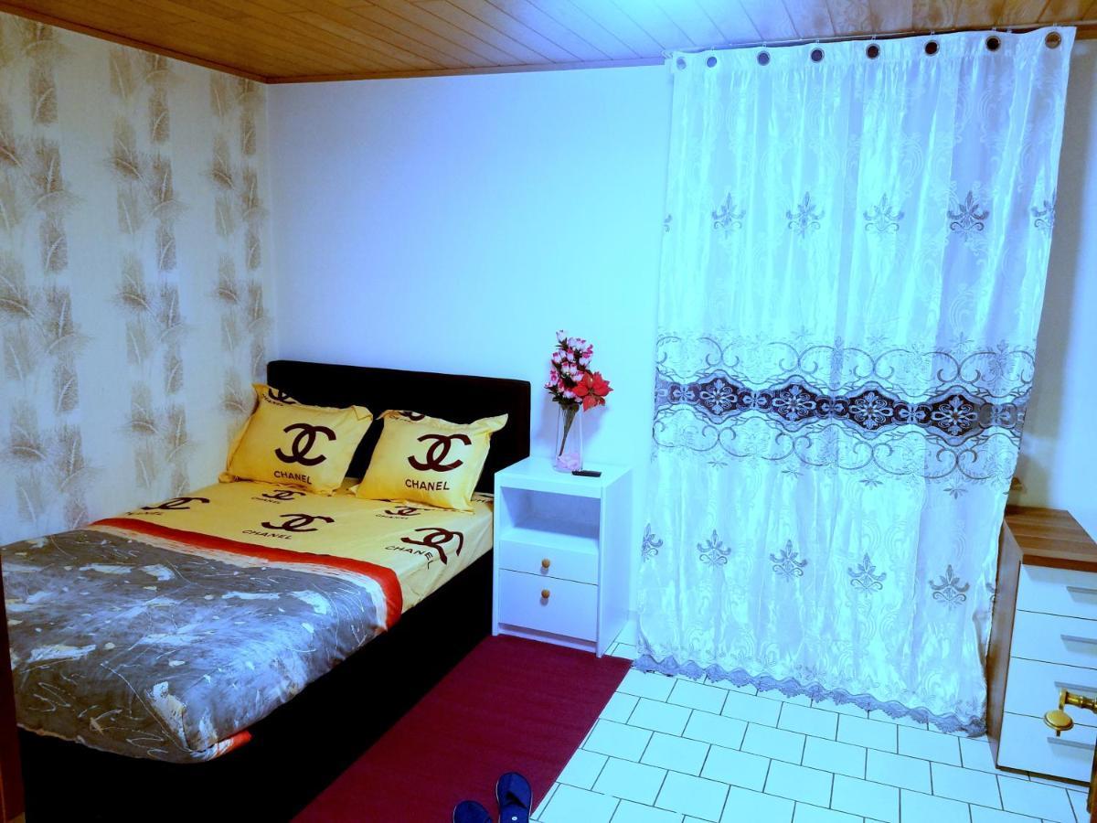 Ferienwohnung In Friedberg ฟรีดแบร์ก ภายนอก รูปภาพ