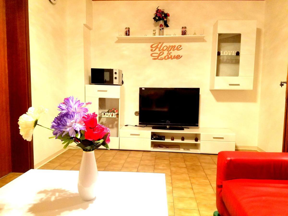 Ferienwohnung In Friedberg ฟรีดแบร์ก ภายนอก รูปภาพ